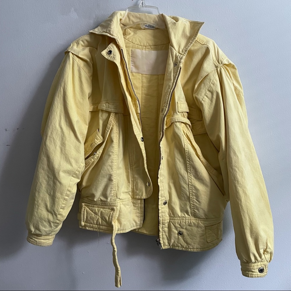 vintage 80s comfy yellow bomber jacket 🌼